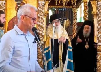 Ξεκαθαρίζει ο Μητροπολίτης Δωδώνης: «Δεν με ενόχλησε το ντύσιμό του, με ενόχλησε το ξεντύσιμό του» (video)
