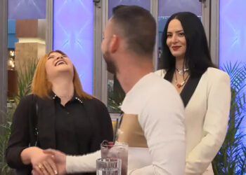 Πήγε στο First Dates και συνάντησε τον γείτονά της!