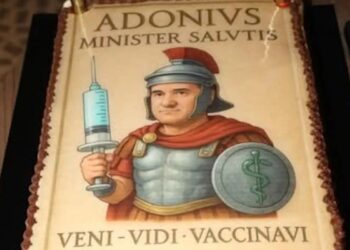 Άδωνις Γεωργιάδης: Η τούρτα – έκπληξη της Ευγενίας Μανωλίδου για τα γενέθλιά του και το «Veni, Vidi, Vaccinavi»