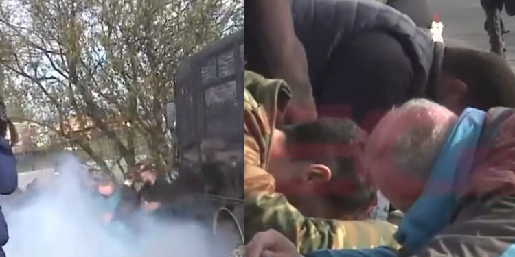 Alldaynews.gr Συγκρούσεις αγροτών με τα ΜΑΤ στην παλιά εθνική οδό – Δύο άτομα στο νοσοκομείο