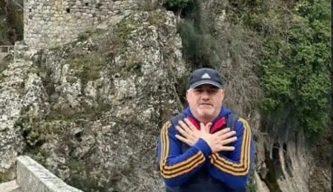 Ανεπιθύμητος στην Ελλάδα Αλβανός δημοσιογράφος – Η προκλητική ανάρτηση για την Κόνιτσα