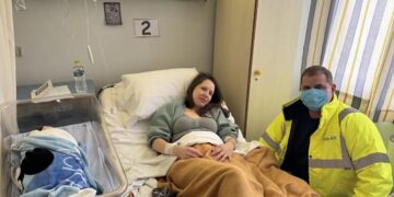 Περιπολικό μετέφερε ετοιμόγεννη που εγκλωβίστηκε λόγω της κακοκαιρίας – Έφερε στον κόσμο ένα υγιέστατο αγοράκι