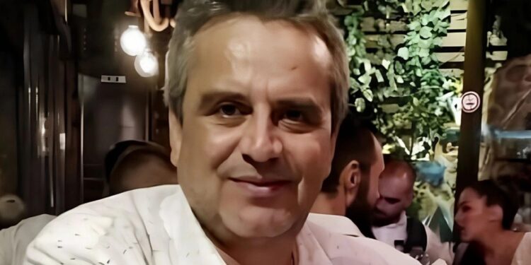 Πένθος στον δημοσιογραφικό κόσμο: Πέθανε ο Βασίλης Αθάνατος