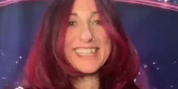 Alldaynews.gr Γυναίκα στο Μπράιτον ισχυρίζεται ότι είναι εξωγήινη, από πλανήτη 400 έτη φωτός μακριά και έχει έρθει… ειρηνικά