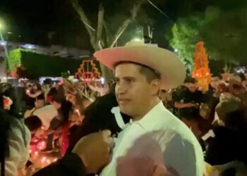 Δήμαρχος δολοφονείται από συμμορία – Βίντεο από τον τόπο του εγκλήματος