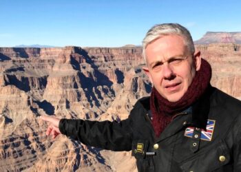 «Άντε ρε χοντρομ@#@»: Το περιστατικό με την κοπέλα που έβρισε τον Τάσο Δούση δείχνει πολλά