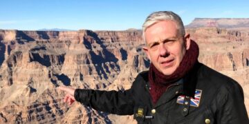 Alldaynews.gr «Άντε ρε χοντρομ@#@»: Το περιστατικό με την κοπέλα που έβρισε τον Τάσο Δούση δείχνει πολλά