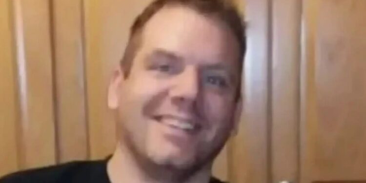 Ο σοκαριστικός λόγος για τον οποίο τόσοι πολλοί άνθρωποι πεθαίνουν ενώ καθαρίζουν το χιόνι