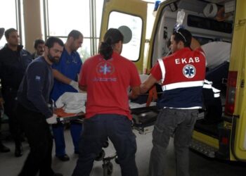 Μαθητής κατέρρευσε από χρήση ναρκωτικών μέσα στο σχολείο του – Μεταφέρθηκε με σπασμούς στο νοσοκομείο