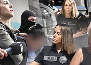 Η άγνωστη ανθυπαστυνόμος και η εικόνα που τιμά την ΕΛ.ΑΣ.: Η «αμίλητη» αξιωματικός που έχει την ευθύνη για τη μεταγωγή των γυναικών δολοφόνων