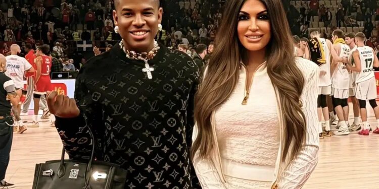 Alldaynews.gr Ποιος είναι ο εντυπωσιακός άντρας που κυκλοφορεί συνέχεια δίπλα στην Κίμπερλι Γκίλφοϊλ;