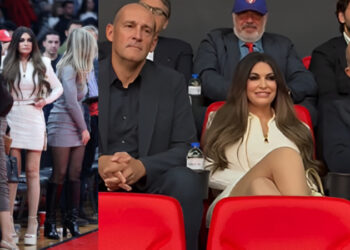 Η Κίμπερλι Γκιλφόιλ στο ΣΕΦ δίπλα-δίπλα με τους αδελφούς Αγγελόπουλους – Χαμός με την εμφάνισή της