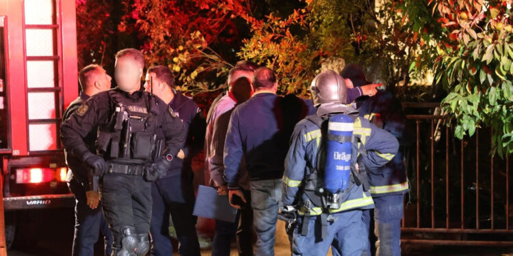 Έβαλε νάιλον σακούλα στο κεφάλι του αδερφού του και έκαψε το σπίτι – Η φωτιά αποκάλυψε την οικογενειακή τραγωδία (video)