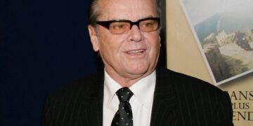 Όταν ο Τζακ Νίκολσον έμαθε πως η αδερφή του ήταν στην πραγματικότητα η μητέρα του κατά τη διάρκεια μιας συνέντευξης