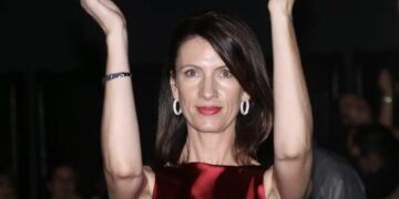 Κίλι Σφακιανάκη: Τι είναι η Νόσος Πάρκινσον από την οποία πέθανε και ποια τα συμπτώματα