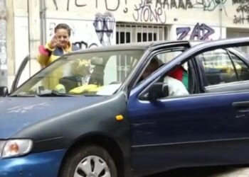 Συγκλονίζει η ιστορία του ηλικιωμένου ζευγαριού που μένει σε αυτοκίνητο – «Είμαστε άστεγοι, αλλά αξιοπρεπείς»