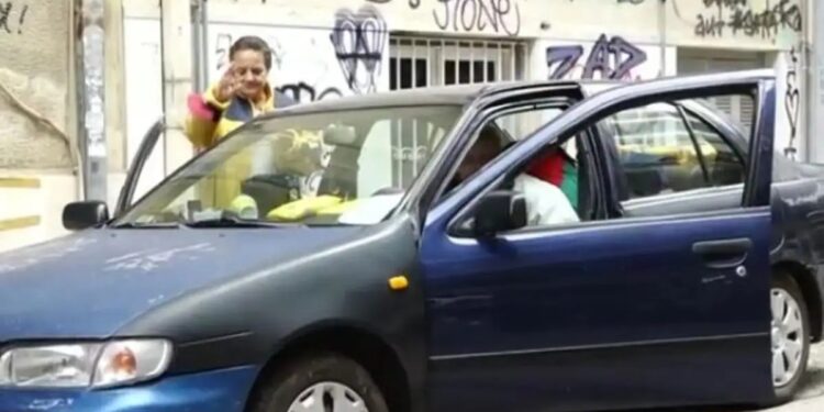 Συγκλονίζει η ιστορία του ηλικιωμένου ζευγαριού που μένει σε αυτοκίνητο – «Είμαστε άστεγοι, αλλά αξιοπρεπείς»