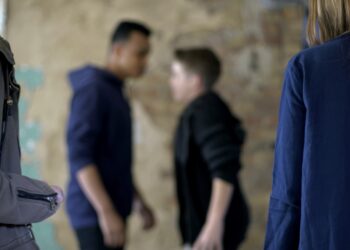 Alldaynews.gr Ξυλοδαρμός 16χρονου μαθητή: «Κοίτα ρε πώς έχω κάνει τη μούρη σου», φώναζαν – Συνελήφθησαν 5 ανήλικοι και 4 γονείς τους