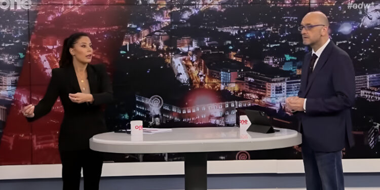 Alldaynews.gr Αμηχανία on air για τη Λατινοπούλου: Ενώ μιλούσε κάποιος εκτός πλάνου φώναξε «ΑΥΝΑΝΙΣΤΗΣ»