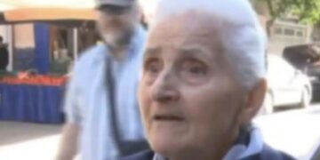Σύμβολο η γιαγιά που βγήκε στον Λαζόπουλο και τα είπε σταράτα: Κόλλησε τους πολιτικούς στον τοίχο – «Με 360 ευρώ περνάει αυτός;»