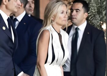 H Μαρέβα τους τάπωσε όλους: Η αποστομωτική απάντηση της για το φόρεμα σφουγγαρίστρα-χαρτί υγείας που προκάλεσε σάλο