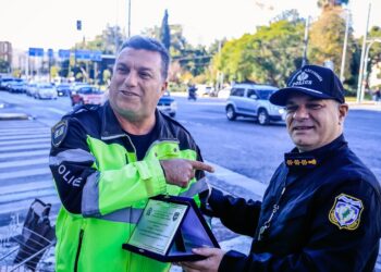 Σπύρος Μερτζανίδης: «Κρεμάει» τη σφυρίχτρα του μετά από 35 χρόνια ένας από τους πιο αγαπητούς τροχονόμους της Αττικής