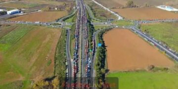 Ζωή Κωνσταντοπούλου: «Κάτω τα χέρια από τους αγρότες»