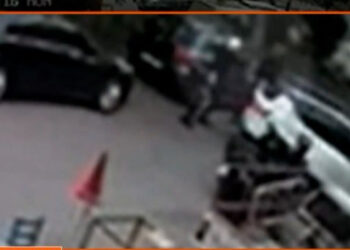 Η στιγμή που ο 29χρονος σκοτώνει στο ξύλο τον 58χρονο στον Νέο Κόσμο – Βίντεο ντοκουμέντο