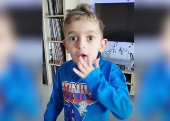 Ο μικρός Παναγιώτης – Ραφαήλ πηγαίνει στη Β’ Δημοτικού και μεγαλώνει γεμάτος χαμόγελα – «Κάποτε όλα αυτά ήταν όνειρο»