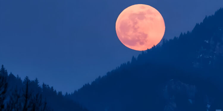Αντίστροφη μέτρηση για το “φεγγάρι του κάστορα” – Η πιο μεγάλη και λαμπερή Υπερπανσέληνος του έτους