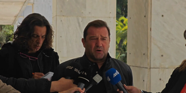 Νίκος Πλακιάς για τα Τέμπη: Ζητάμε αναβάθμιση κατηγορίας εναντίον του Καραμανλή – Έκτρωμα το άρθρο 86