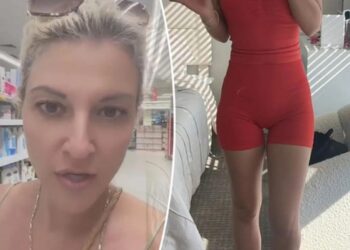 Ελληνοαυστραλή ξέσπασε στο TikTok για την «αηδιαστική» τάση με τα στενά ρούχα που φοράνε οι γυναίκες παντού