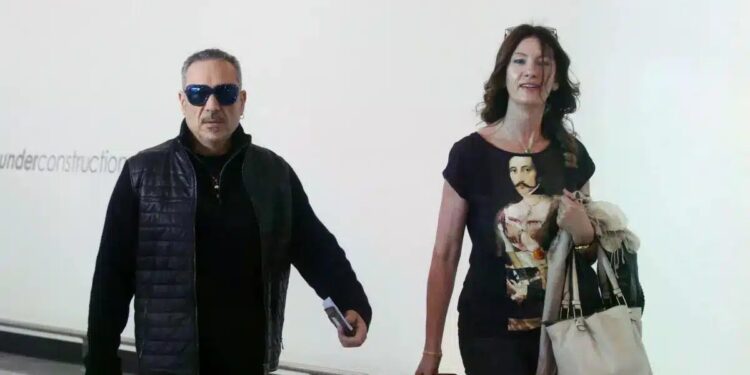 Alldaynews.gr Νότης Σφακιανάκης: «Δεν έμενε μαζί της! Η Κίλι με βοήθεια περπατούσε με το Π»