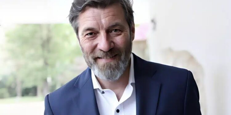 Γιάννης Στάνκογλου: «Ξυπνώ 7 το πρωί για να μαγειρέψω στα παιδιά μου – Κοντεύω πενταετία ελεύθερος»