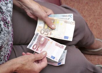 Πριν μια ώρα μαθεύτηκε και επίσημα: Καταπληκτικά νέα για όλους τους Έλληνες που είναι πάνω από 60 χρονών