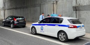 Alldaynews.gr «Κάρφωσε» την όπισθεν και πήγαινε ανάποδα στη ΛΕΑ για περισσότερο από 1,5 χιλιόμετρο