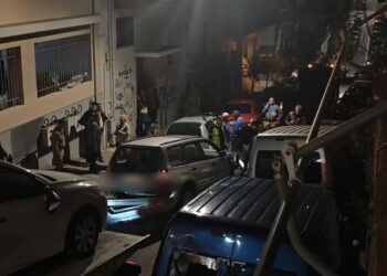 ΕΚΤΑΚΤΟ: Έπεσε σε τρία οχήματα και παρέσυρε και σκότωσε μία πεζή γυναίκα – «Περπατούσε με την κόρη της που είναι ΑμεΑ» (video)