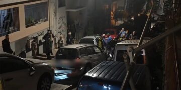 ΕΚΤΑΚΤΟ: Έπεσε σε τρία οχήματα και παρέσυρε και σκότωσε μία πεζή γυναίκα – «Περπατούσε με την κόρη της που είναι ΑμεΑ» (video)