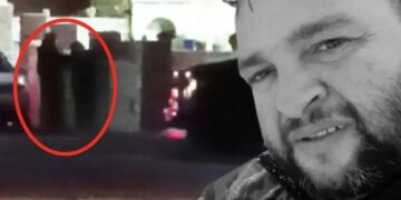 Βαφτίστηκαν τα παιδιά του 39χρονου Φανούρη Καργάκη πριν την κηδεία του – Το σπαρακτικό μοιρολόι της γυναίκας του