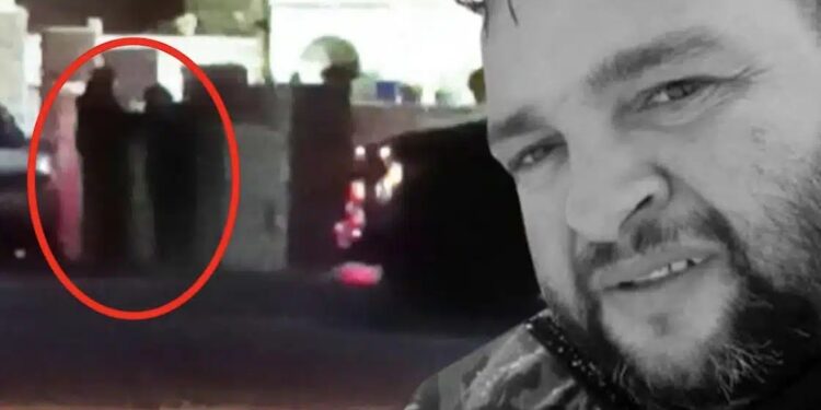 Βαφτίστηκαν τα παιδιά του 39χρονου Φανούρη πριν την κηδεία του – Το σπαρακτικό μοιρολόι της γυναίκας του