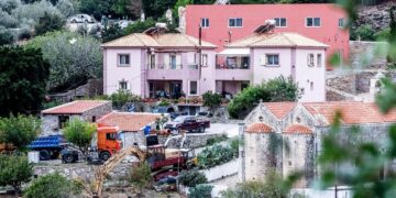 Θρίλερ χωρίς τέλος στα Βορίζια: Αγνοείται ο γιος της 56χονης που σκοτώθηκε