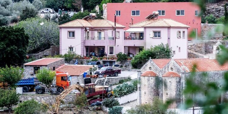 Θρίλερ χωρίς τέλος στα Βορίζια: Αγνοείται ο γιος της 56χονης που σκοτώθηκε