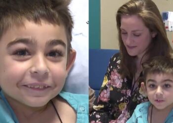 «Πλέον θα είμαι σαν τα άλλα παιδάκια»: 8χρονος έλαβε το μεγαλύτερο δώρο από τη μαμά του και κέρδισε μια 2η ευκαιρία στη ζωή (video)