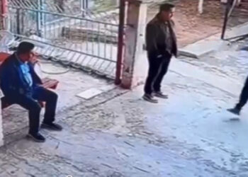 Σοκαριστικό βίντεο: 12χρονος μαθητής πυρoβόλησε εν ψυχρώ τον διευθυντή του σχολείου του