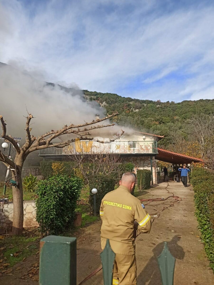 Τραγωδία: Κάηκε μέσα στο αυτοκίνητό του ενώ την ίδια ώρα καιγόταν και το σπίτι του 6 202512161205187317