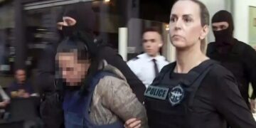 Δικηγόρος για τη 46χρονη που δολοφόνησε την πεθερά της: «Απειλούσε εμένα, τα παιδιά μου, την οικογένειά μου και έριχνε κατάρες»