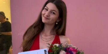 Ο απόλυτος θρίαμβος για μαθήτρια πολύτεκνης οικογένειας – Έγραψε 20 σε όλα τα μαθήματα στις Πανελλήνιες