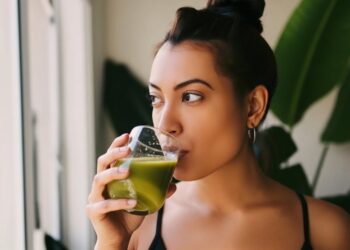 Το ρόφημα των διάσημων: Το ρόφημα που “καίει” λίπος, όπως το χάπι αδυνατίσματος