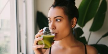 Το ρόφημα των διάσημων: Το ρόφημα που “καίει” λίπος, όπως το χάπι αδυνατίσματος