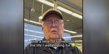 Εντ Μπάμπας: Ο 88χρονος που έχασε τη σύνταξή του, έπιασε ξανά δουλειά και δέχτηκε το πιο απρόσμενο χριστουγεννιάτικο δώρο